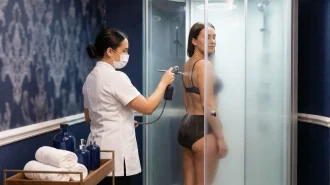 09_journey_spray_tan_application