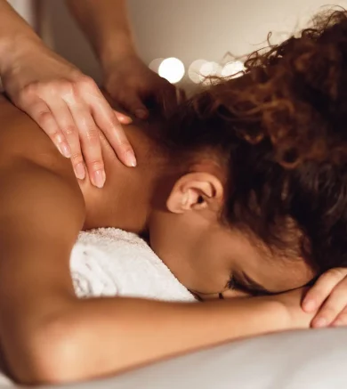 woman-enjoying-therapeutic-neck-massage-in-spa-GMDE84J.jpg